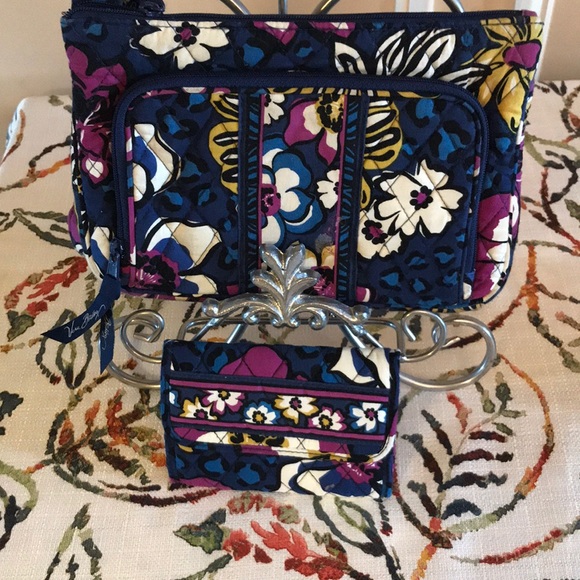 Vera Bradley Handbags - Vera Bradley small purse with matching wallet